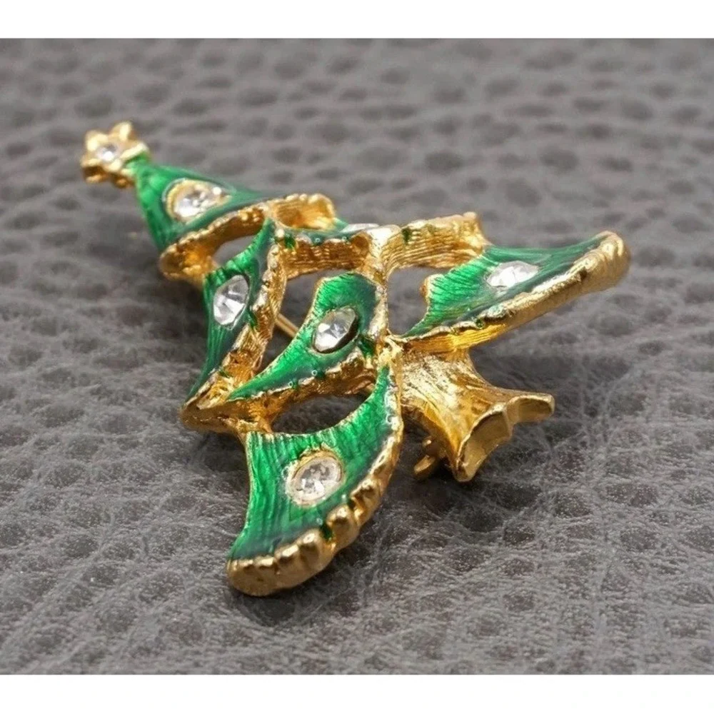 Vintage Christmas Tree Brooch Pin Green Enamel Rhinestone Gold Tone